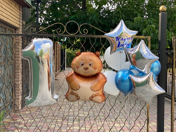 Композиция из шаров на годик для мальчика Мишка в Севастополе